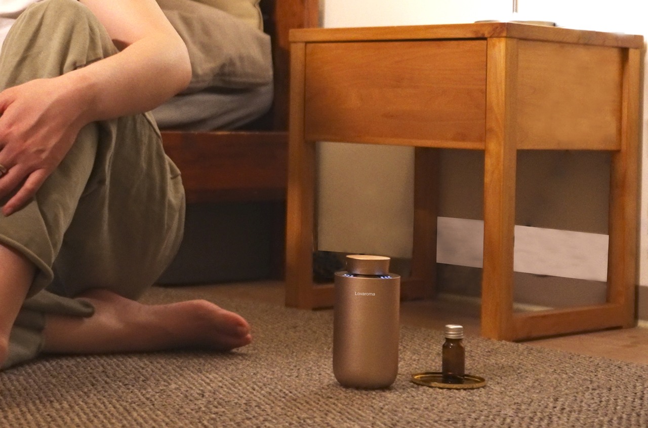 高密度アロマディフューザー｢Deep Serenity Aroma｣ ブラックゴールド