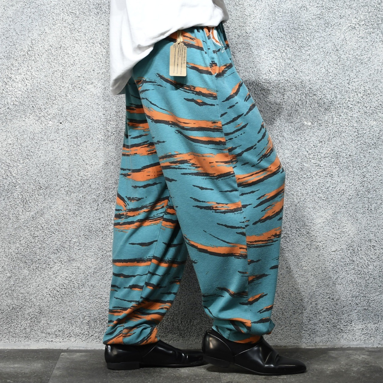 Zubaz zebra pattern wide easy pants