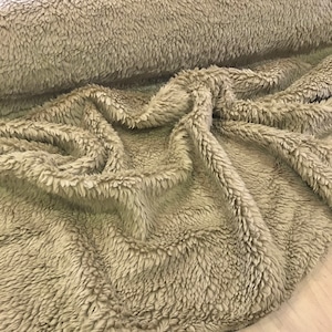【ハギレ】プードルボア 毛束タイプ 135cm巾×0.9m