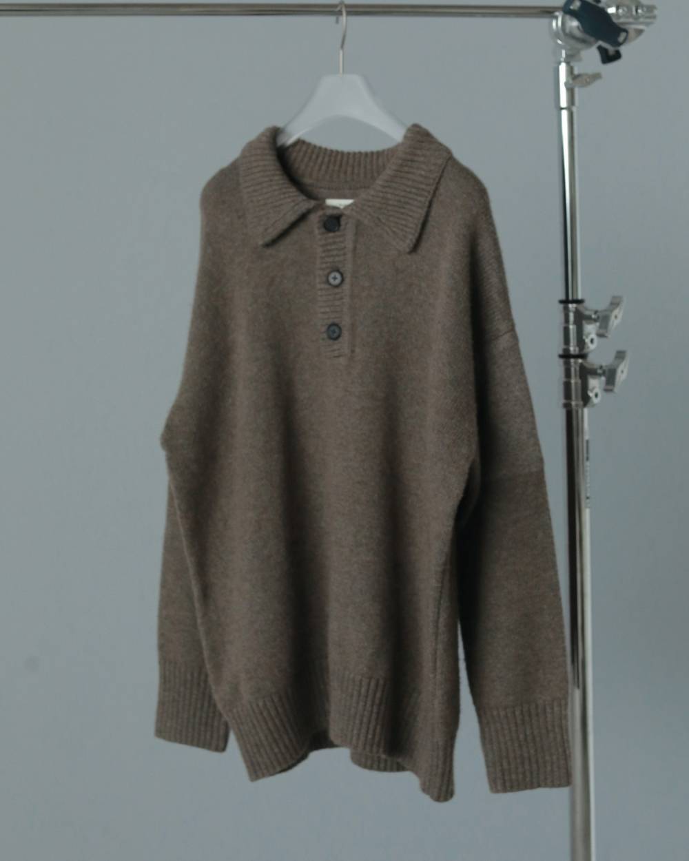 anuke(アンヌーク) Wool Polo Knit | サウスオレンジ｜メンズ