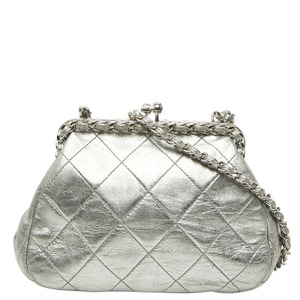 シャネル ココマーク マトラッセ チェーンショルダーバッグ シルバー ラムスキン レディース CHANEL 【中古】