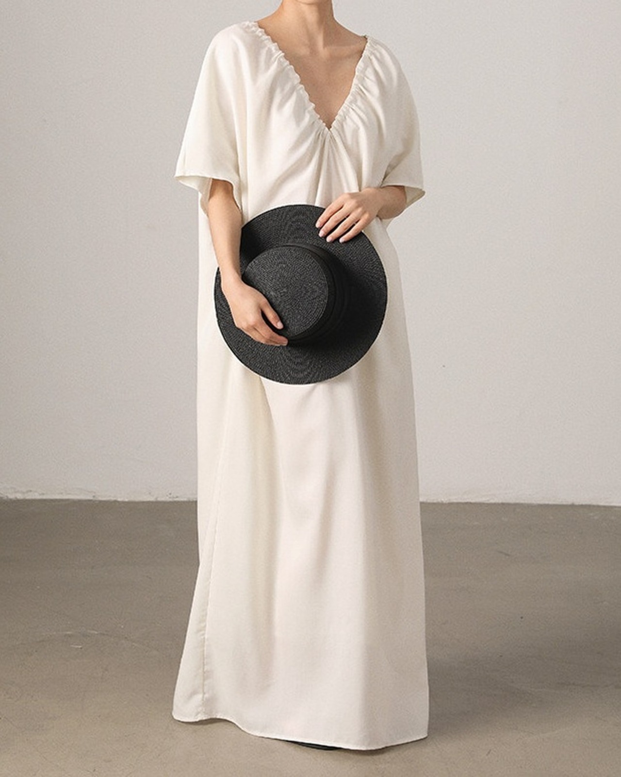 Gathered v-neck relaxed maxi one-piece  L0075