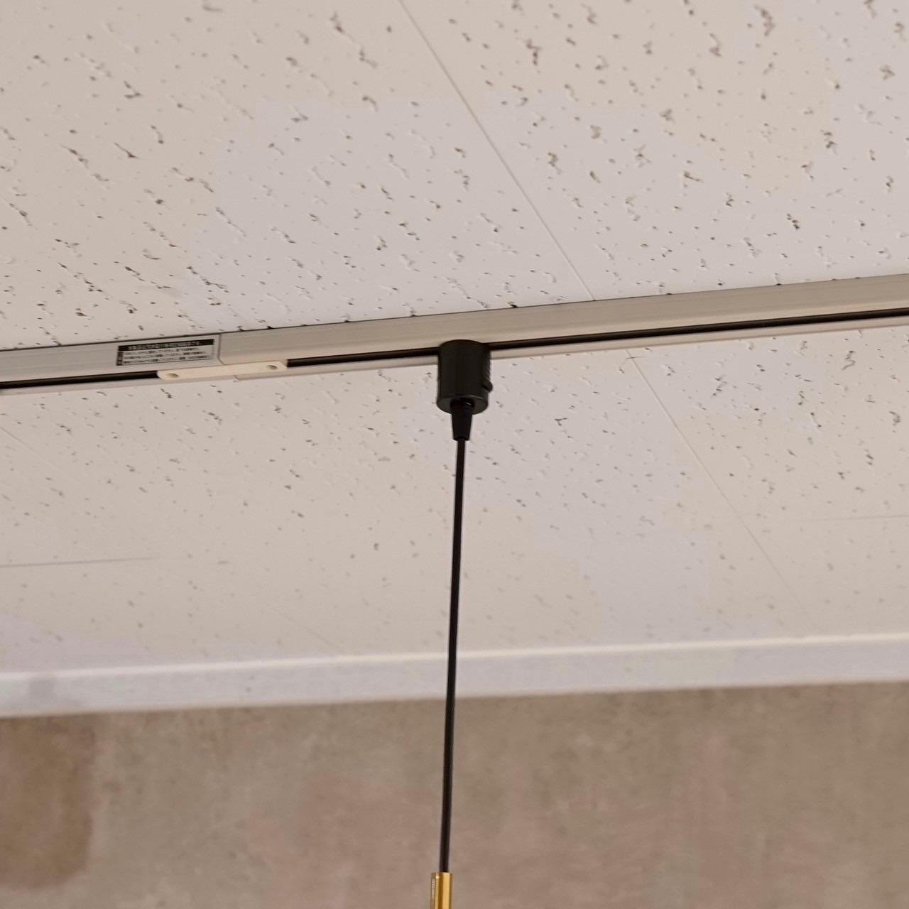 ペンダントライト ゴールド 真鍮色 ミッドセンチュリー ヴィンテージ 北欧 照明 モデルルーム 展示品