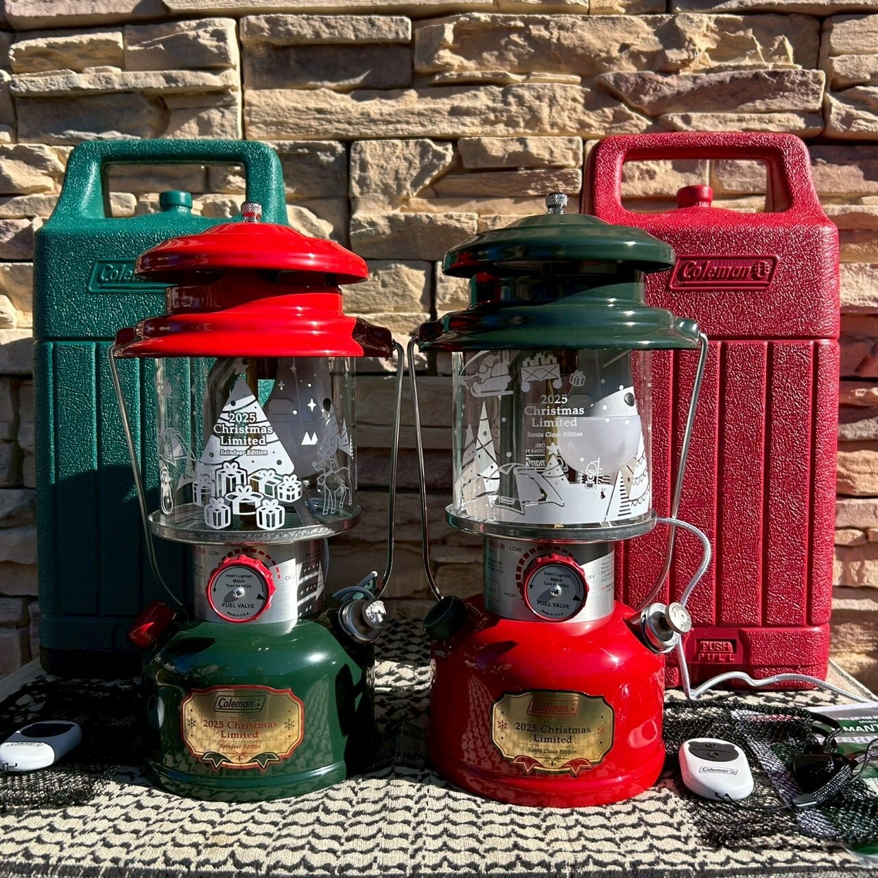 Coleman コールマン】クリスマスリミテッドハイブリッドランタン 2025