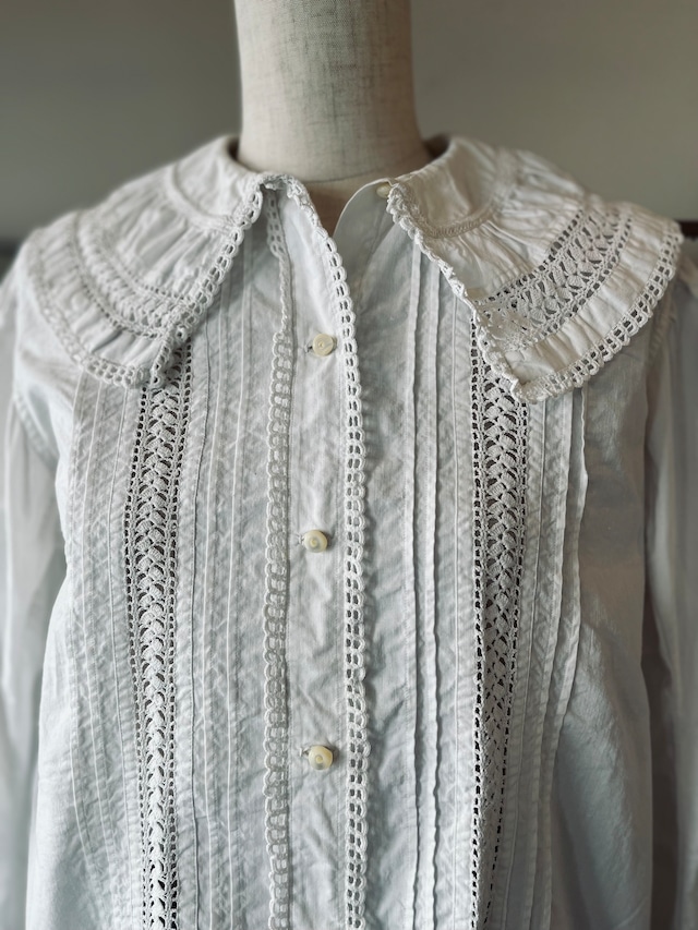 antique lace blouse--type M.D