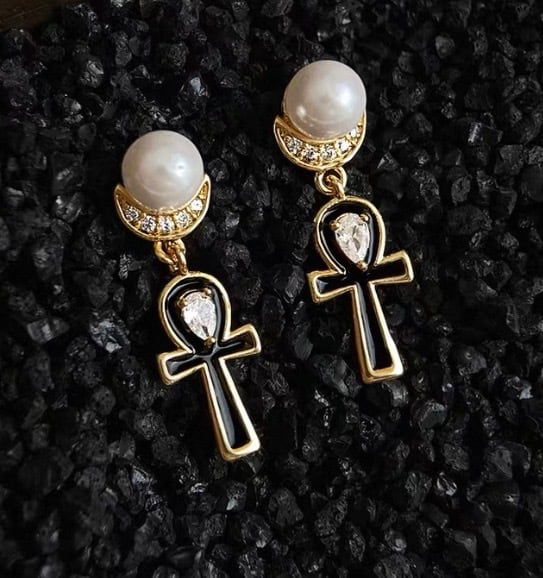 【4月新作アイテム】【合計5999円以上で購入可能】Egypt desiph ankh earling エジプトアンク ブラックピアス、イヤリング