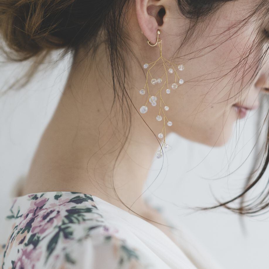 シンプル小枝ビーズの耳飾り(ピアス/イヤリング)