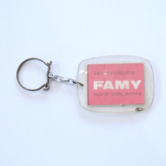 vintage key chain（FAMY）