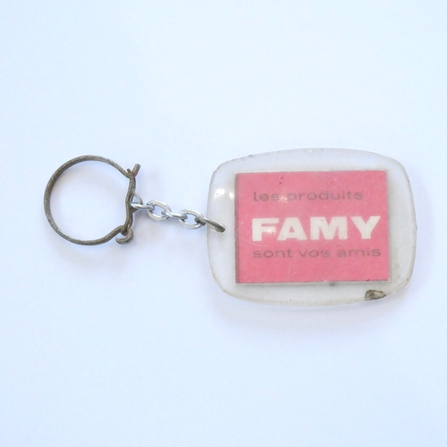 vintage key chain（FAMY）