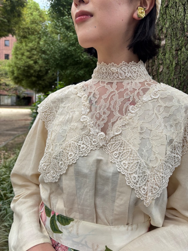 70's ivory stand collor blouse