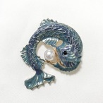大魚ブローチ