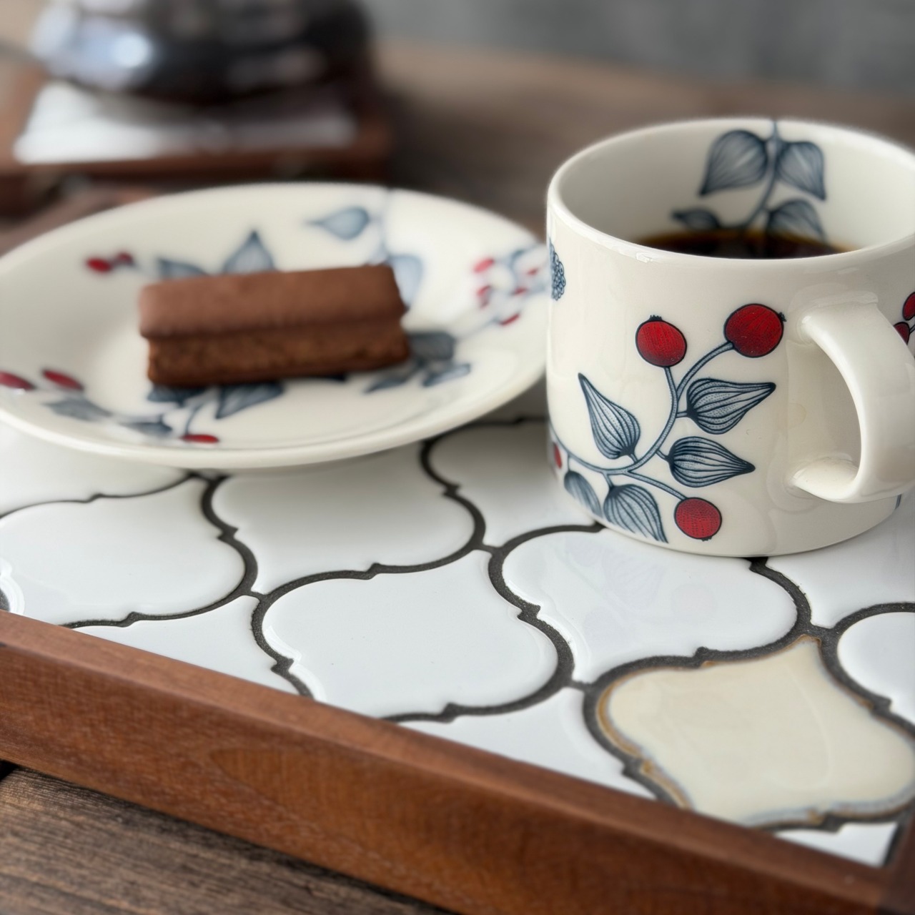 SHIRO 　カフェトレー｜専用の置き台付｜大切な言葉を添える名入れ刻印