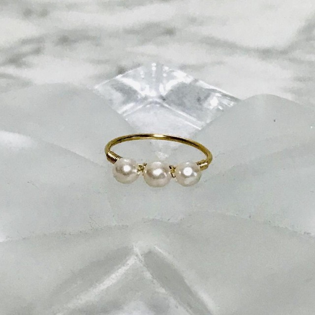 M.H triple pearl ring (white) #11 SWAY
