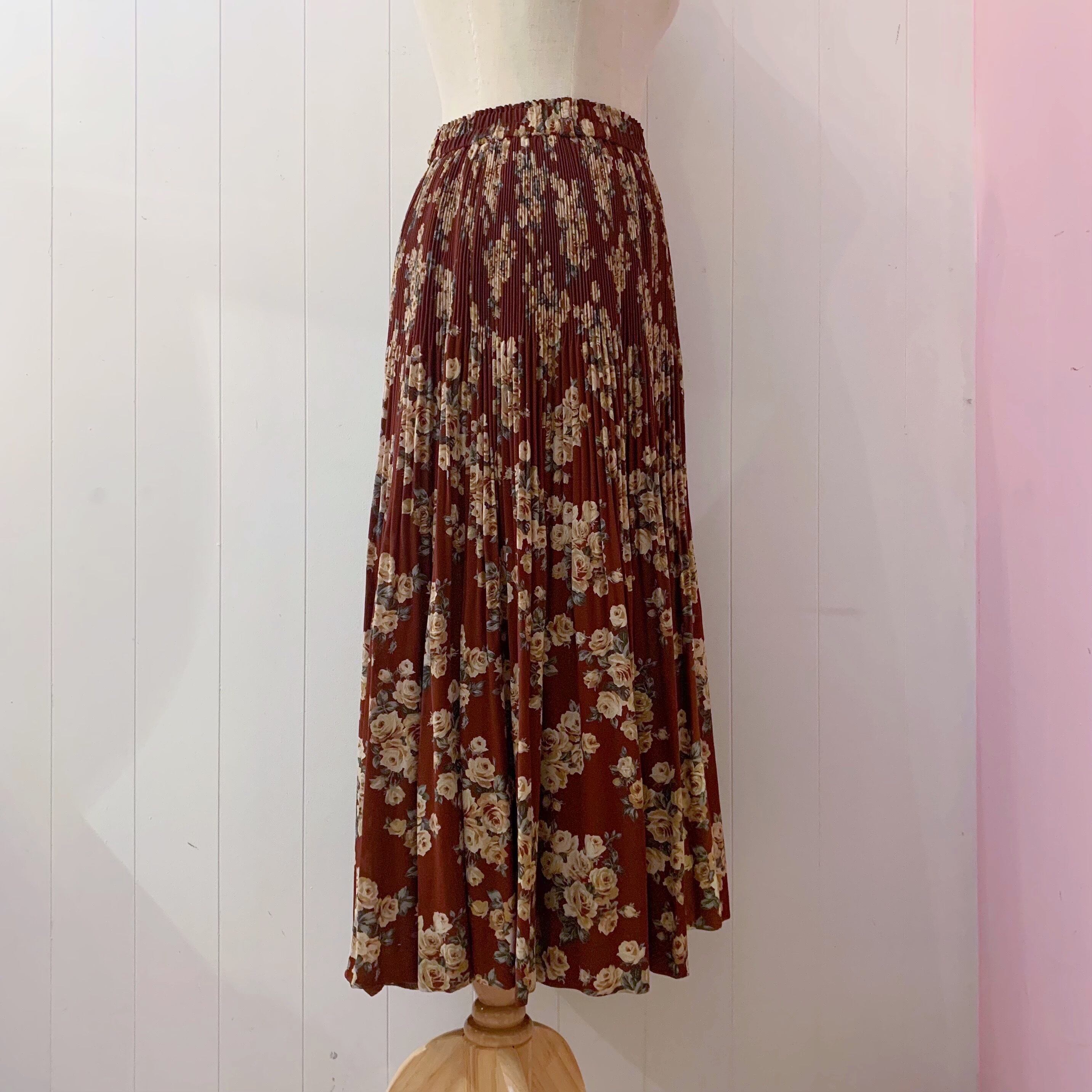 white rose pleats long skirt