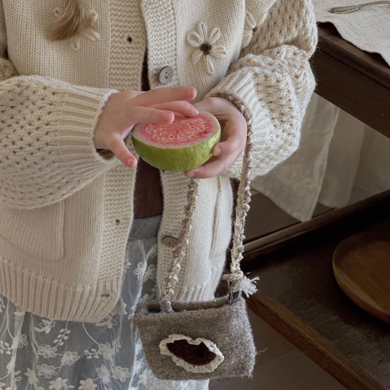 秋花柄ニット透かし編みカーディガン