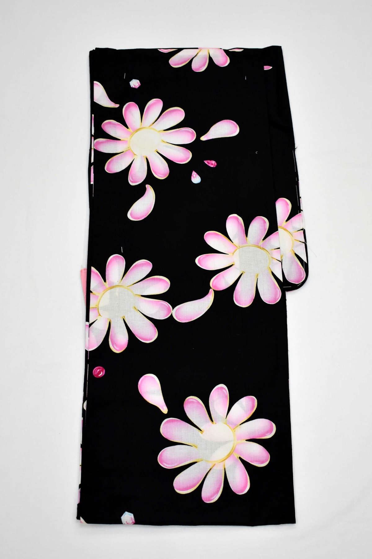 浴衣 綿100 黒地 イラスト花柄 国内染色 奇麗 夏 花火 花火大会 阿波踊り 夏祭り 盆踊り 可愛い オシャレ いまぎ呉服店 浴衣 綿100 黒地 イラスト花柄 国内染色 奇麗 夏 花火 花火大会 阿波踊り 夏祭り 盆踊り 可愛い オシャレ いまぎ呉服店