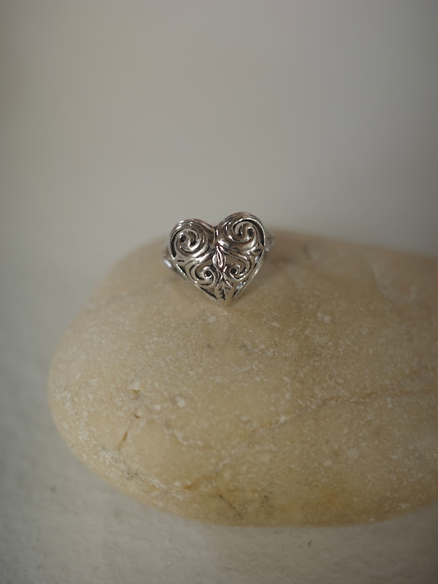 <vintage silver925>filigree heart motif ring