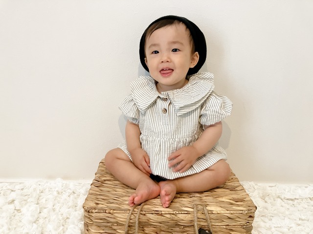 【取寄】ストライプが涼しげで夏らしいフリル襟ロンパース