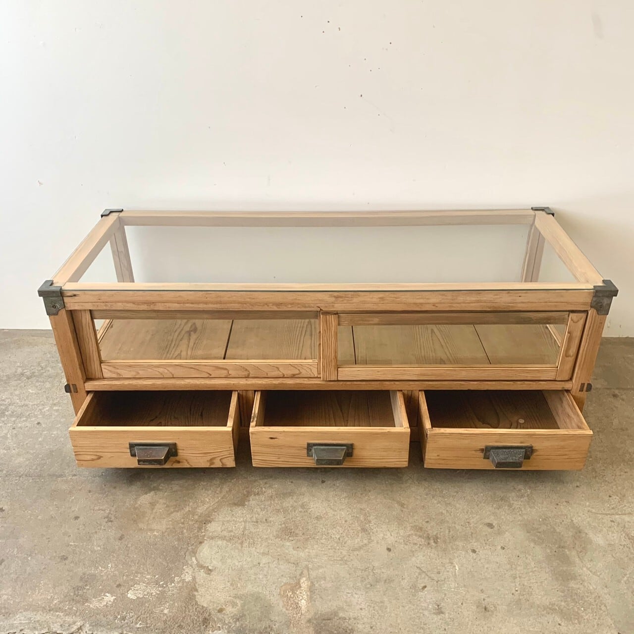 引き出し付きのショーケース ガラスケース 古家具 0440 | ju-gu