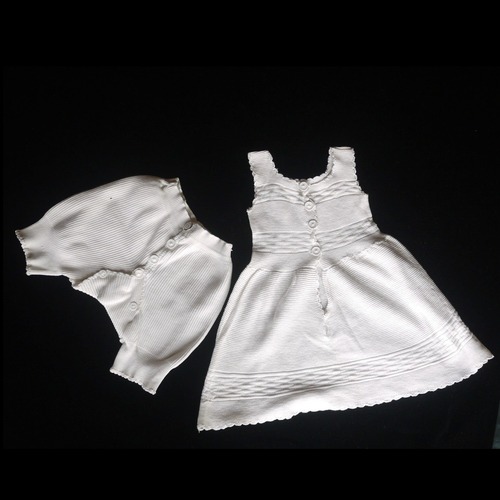 ドール服　人形ドレス　白い糸ボタン ニットドレス＆パンツ　セットアップ　ドイツヴィンテージ