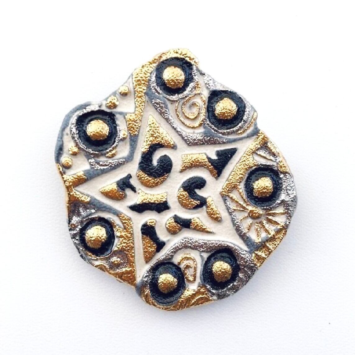 ブローチ (143-16)