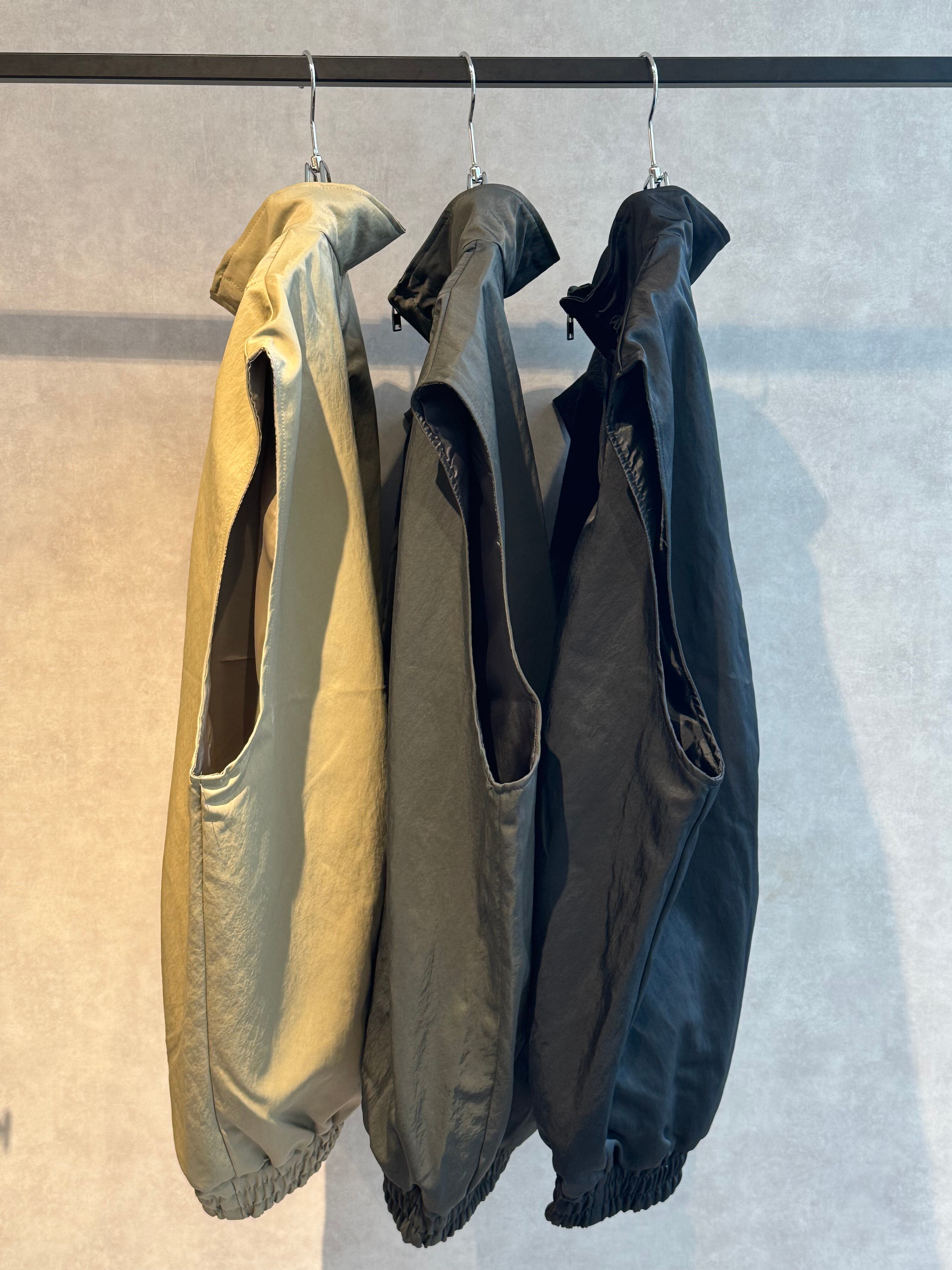 stand collar over size zip vest