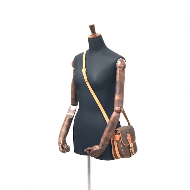 CELINE セリーヌ マカダム ブラゾン型押し フロントベルト PVC×レザー ショルダーバッグ ブラウン vintage ヴィンテージ オールドセリーヌ yge8nd