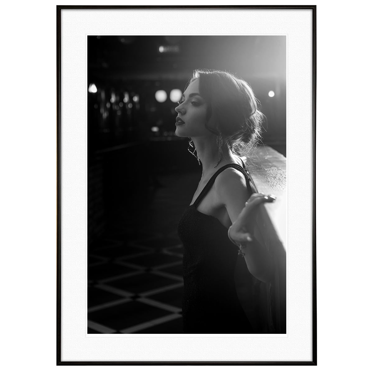 人物写真 静寂をまとう女性 インテリアモノクロアートフォトポスター額装 AS4652