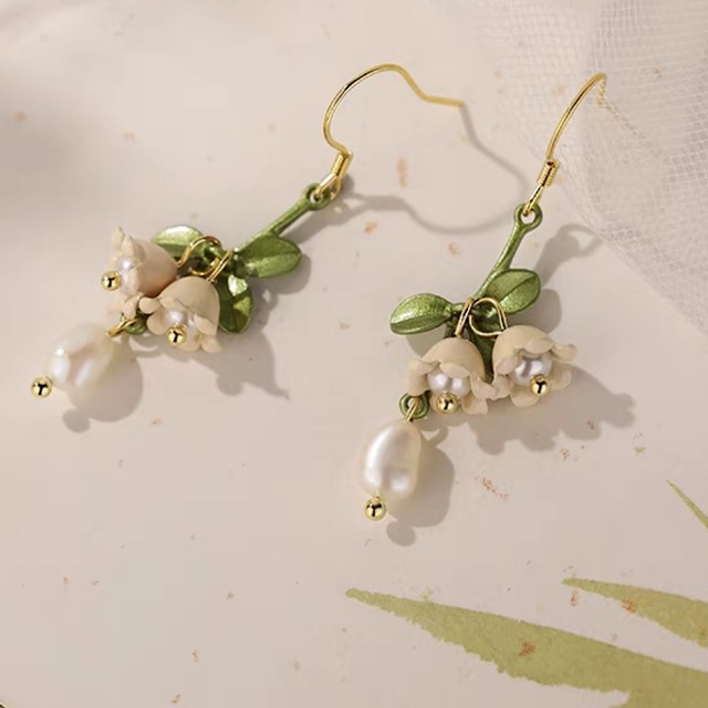 おしゃれ ホワイト フラワー イヤリング