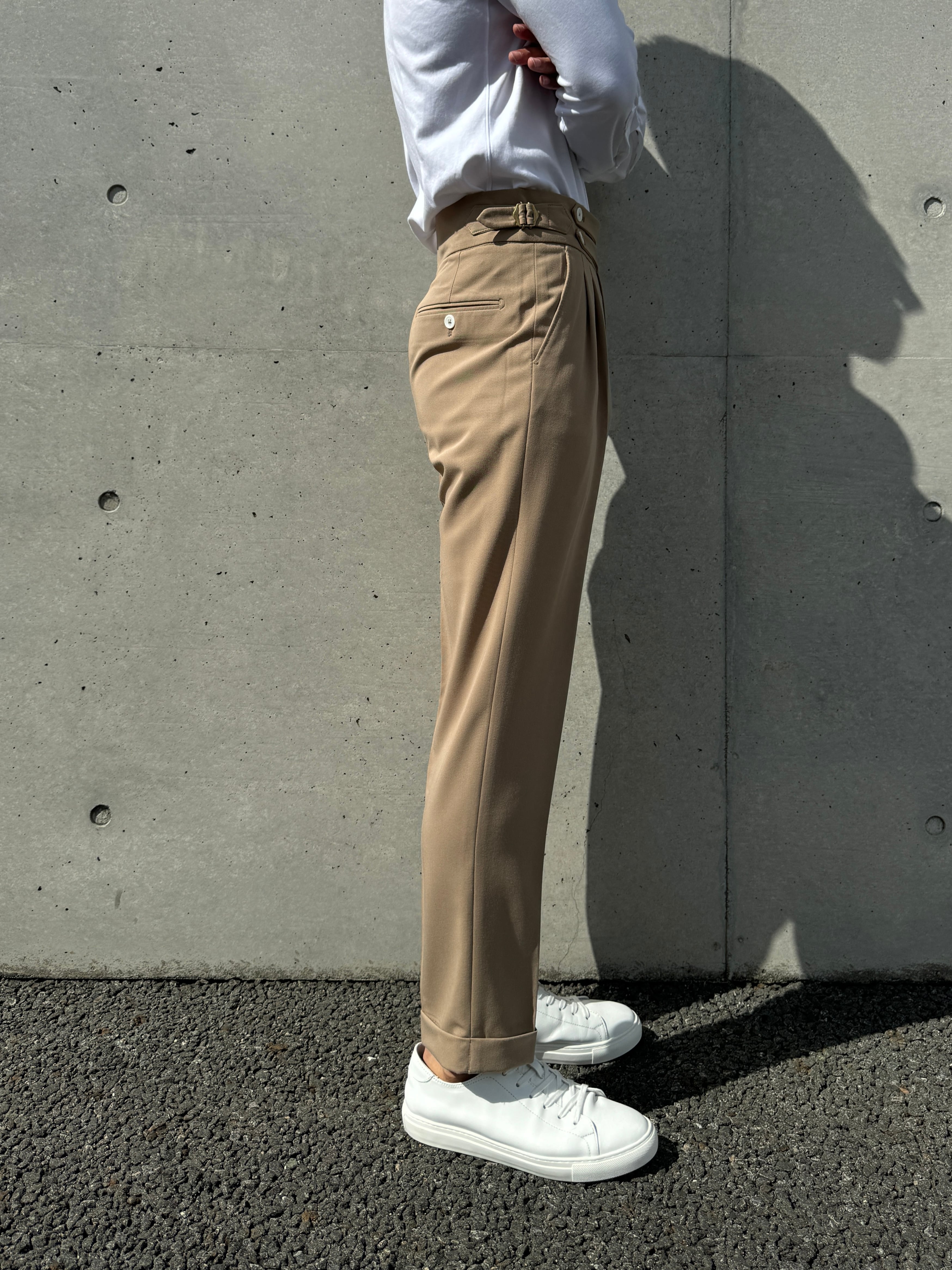 希少✨ベルスタッフ バイカーパンツ スリム 32 ベージュ 国内正規品 Lサイズ ベルトレスハイウエストスラックス | Wide Range