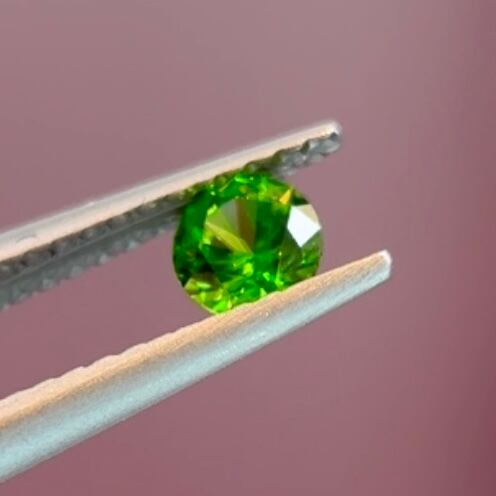 デマントイドガーネット 4.1x4.1x2.7mm,0.33ct, ロシア産 | ROSWAY
