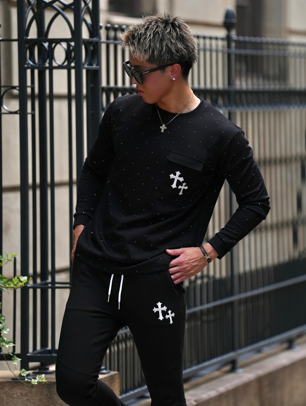 RHINE STONE CROSS SHIRT WHITE【OW25BD008】