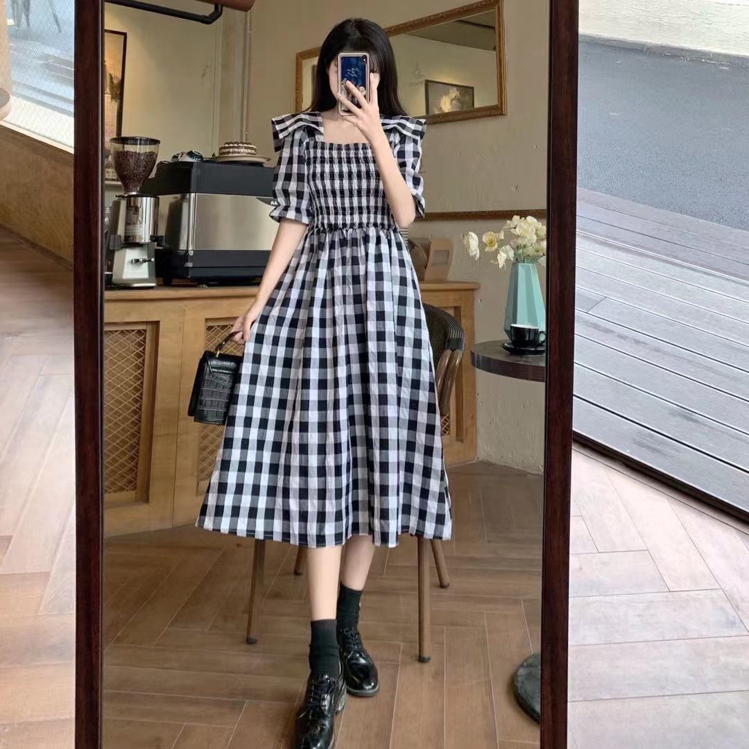 ワンピース レディース フレアワンピース S M L 膝下 ミモレ丈 袖あり 5分袖 スクエアネック 襟付き フレア Aライン プリーツ かわいい 大人可愛い きれいめ 清楚 おしゃれ 綺麗 お嬢様 ナチュラル こなれ感 ラブリー キュート ガーリー 華やか チェック柄 OL 学生 デート 女子会 イベント リゾート ホワイト 白 ブラック 黒 春 夏 秋 食事会 結婚式 二次会 10代 20代 30代 韓国系 体型カバー 楽ちん 脚長 送料無料