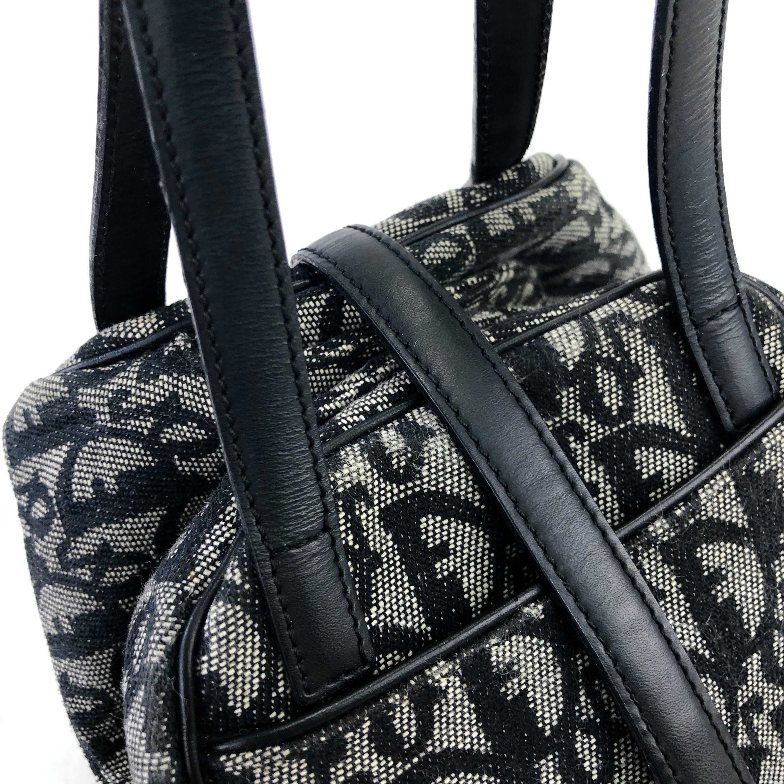 Christian Dior クリスチャン ディオール トロッター オブリーク フロントD金具 ジャガード ハンドバッグ ミニバッグ ネイビー vintage ヴィンテージ オールド pb8sy8 | VintageShop solo powered by BASE