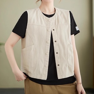 レディース ジャケット ベスト 上着 羽織 前開き ショート 袖なし ノースリーブ ラウンドネック 襟なし ポケット ボタン 薄手 かわいい 大人可愛い きれいめ シンプル カジュアル 上品 おしゃれ かっこいい レトロ こなれ感 ラフ メンズライク ボーイッシュ ルーズ 個性的 クール 主役級 存在感 抜け感 キュート ベーシック アクティブ ナチュラル 無地 夏 お出かけ アウトドア キャンプ リゾート 旅行 公園 休日 お花見 カフェ 重ね着 コーデ 楽ちん 普段使い 定番 M L XL 2XL