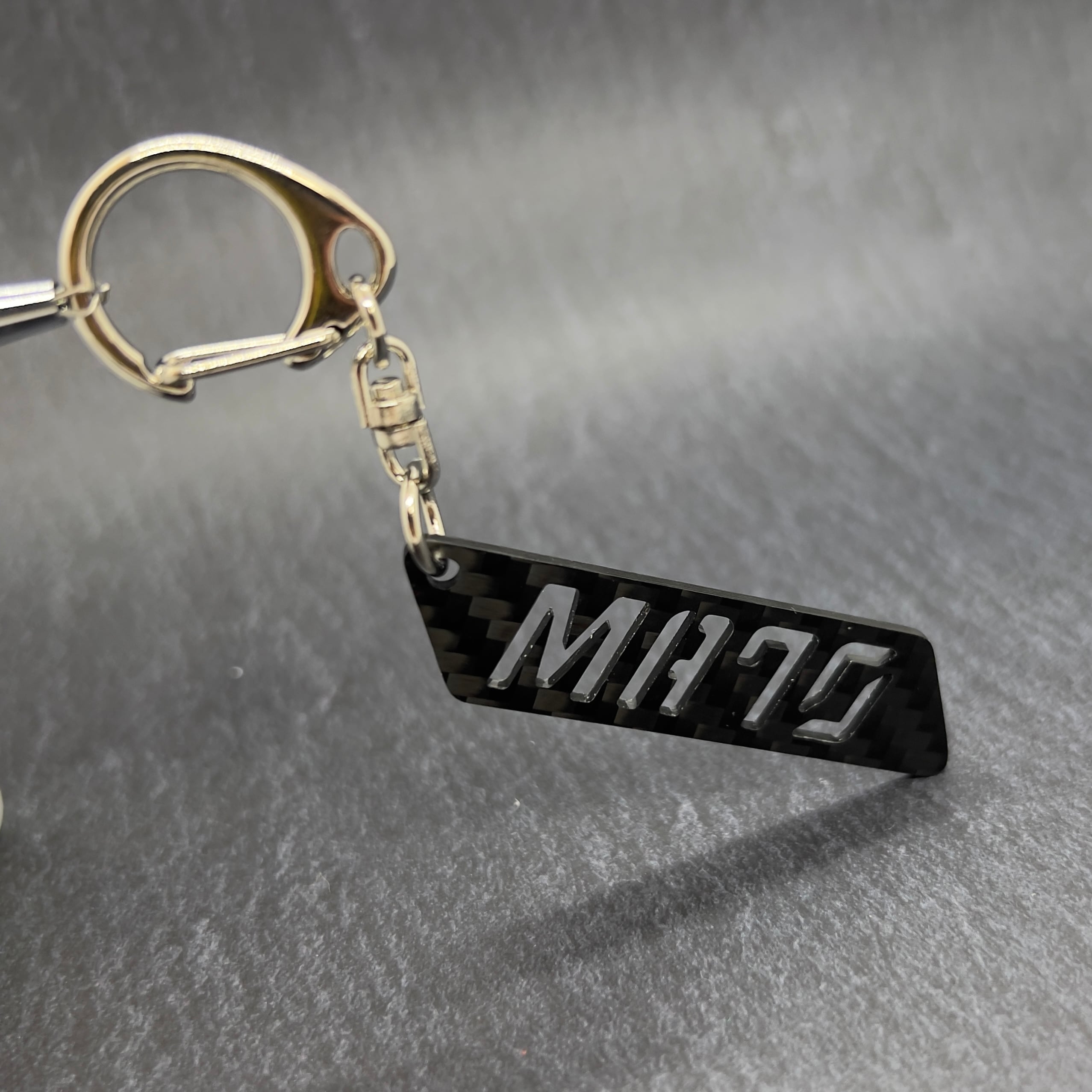 ドライカーボン 型式 キーホルダー トヨタ スープラ GA70/JZA70/MA70