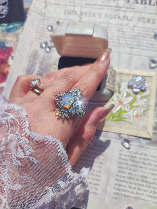 【BLUE FIRE SPREADS IN SHARP PETALS RING／（XX428）】