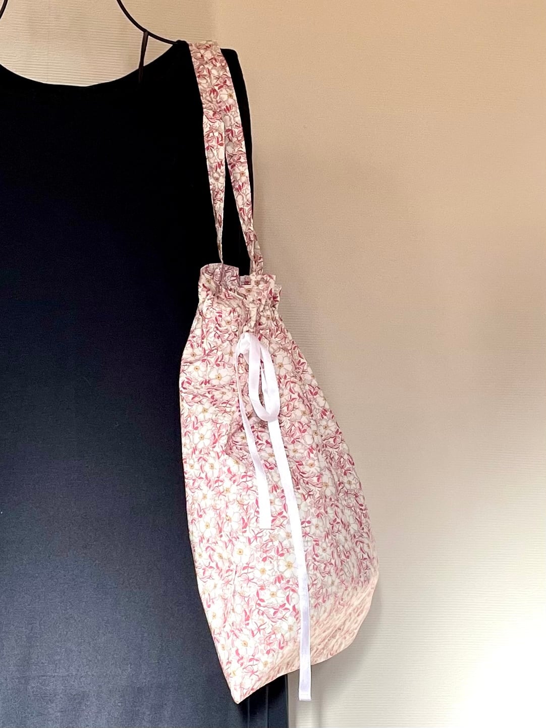 リバティプリントのリボン巾着バッグメイモリス | バッグ雑貨のtopazzakka