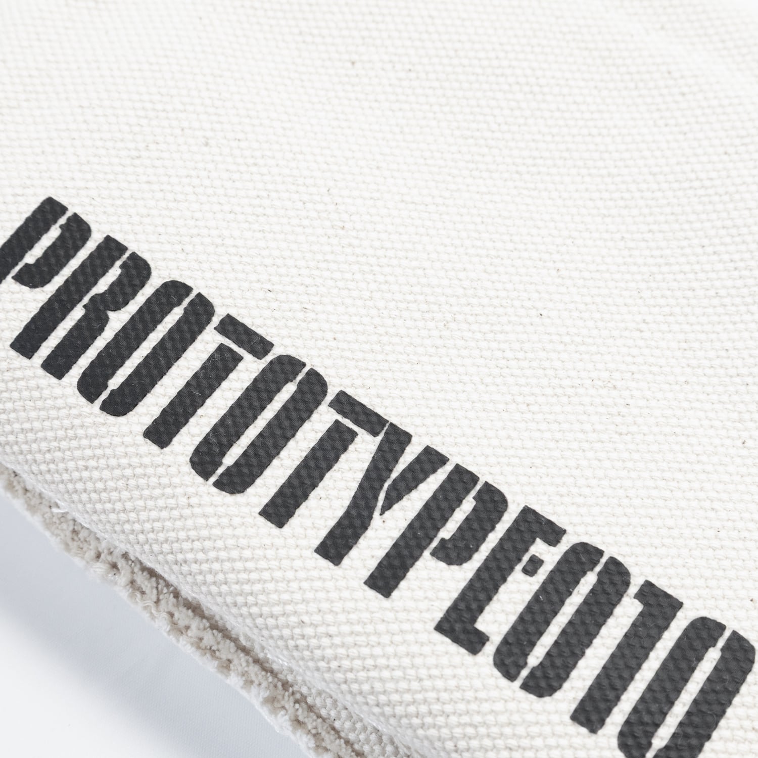 UNEEK BASEMNT - Discover independent style.