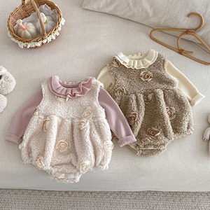 【BABY】冬作厚手立体バラフリル襟ロンパース