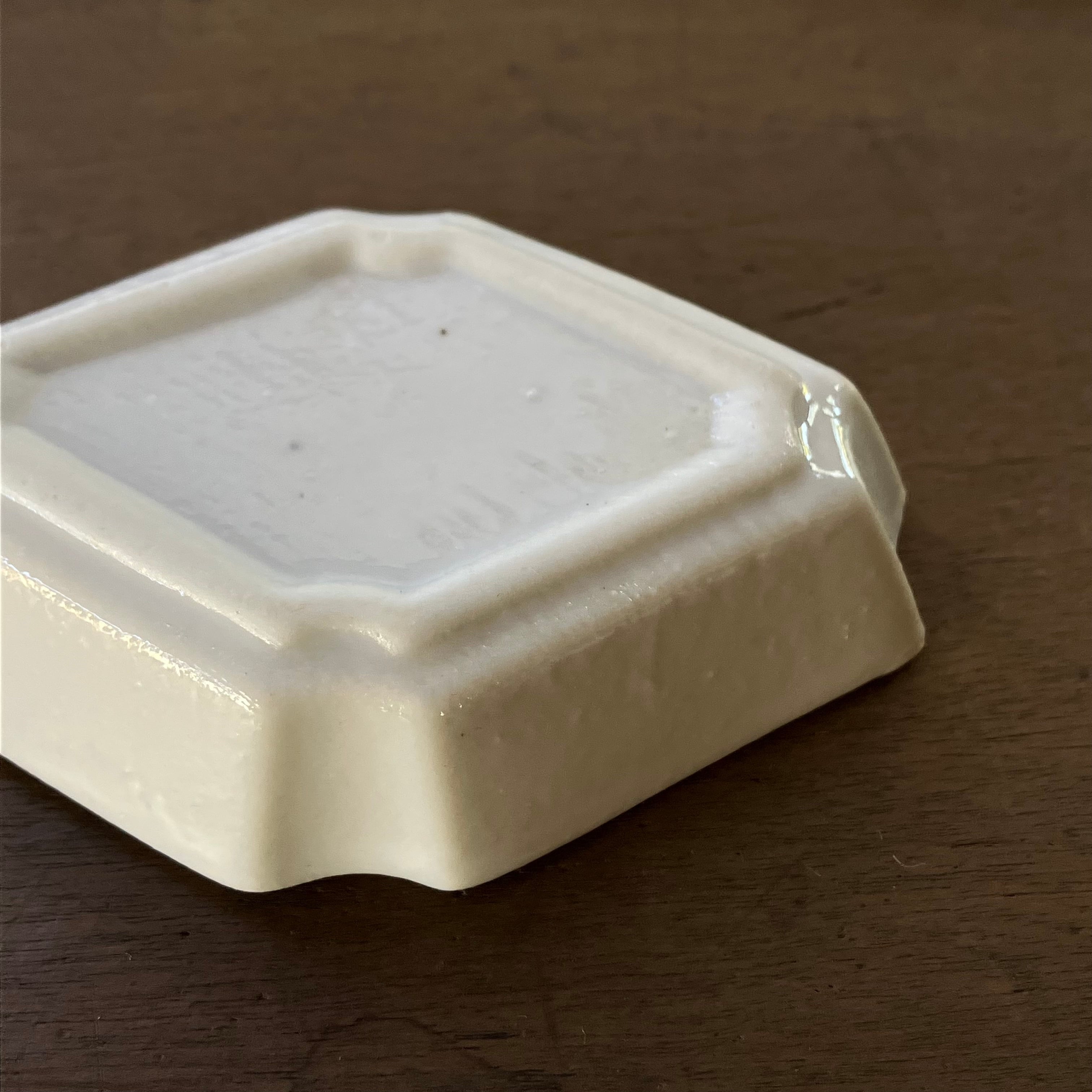 伊万里向付二客 / 白磁染付 | 夏ノ庭 アトリエギャラリー・書架（喫茶室）