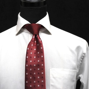 クレリックタイ|結び目で変化する日本製シルクネクタイ