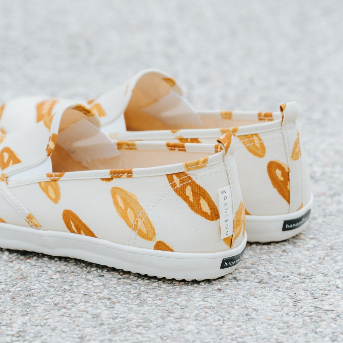 gochisou×hanamikoji コラボレーションシューズ バゲット柄 スリッポン