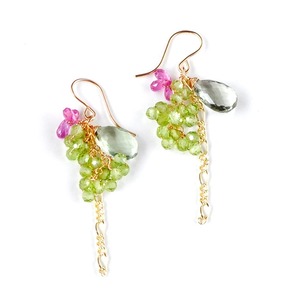 若葉の息吹　プラジオライトxペリドットxピンクサファイアピアス
