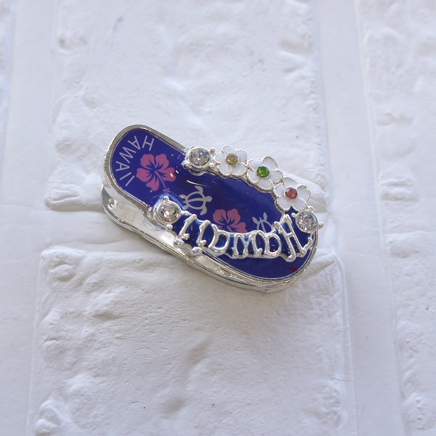 ★ハワイ直輸入★ビーチサンダル クリップ マグネット/キッチンマグネット/ハワイ磁石<KG-117/ネイビーホヌ ハイビスカス>