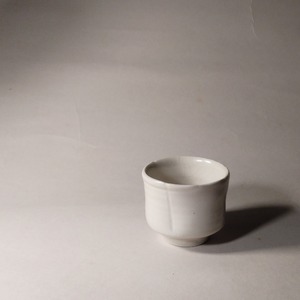 白磁酒呑 porcelain guinomi