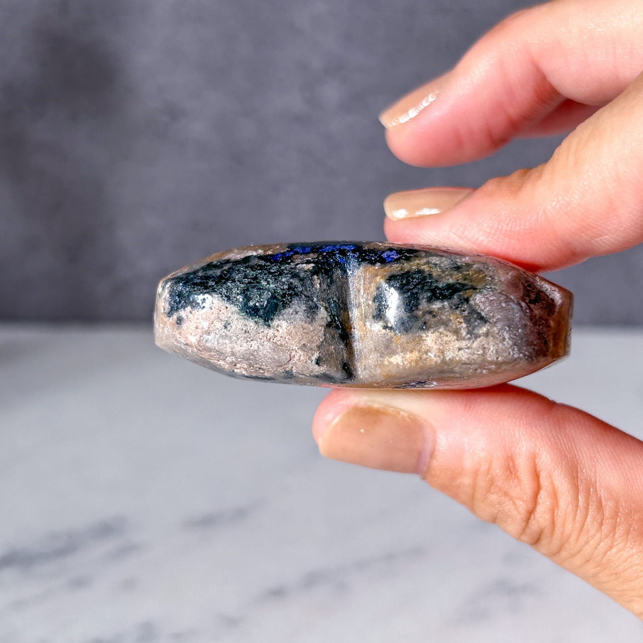 ピンクコバルトカルサイト in ラピスラズリ ハート