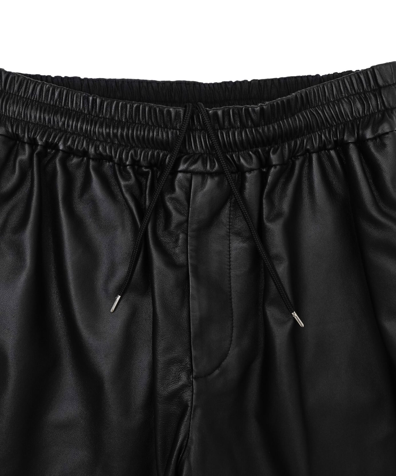 UNIVERSAL PRODUCTS. / 261-60513 LEATHER EASY SHORTS (BLACK