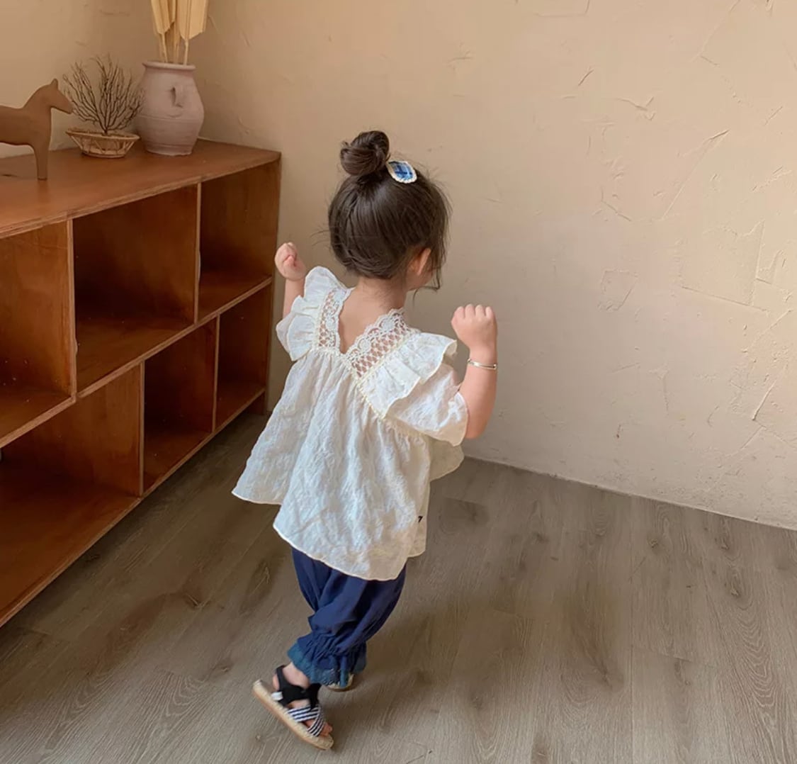 コットンフリルブラウス》》》》》キッズ　ベビー　海外子供服　プチプラ　春夏　レース　フリル　ナチュラル