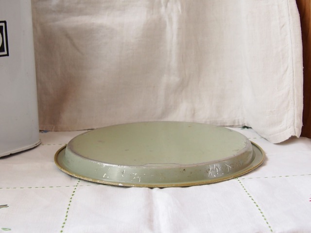 イギリスアンティーク　犬のティントレイ